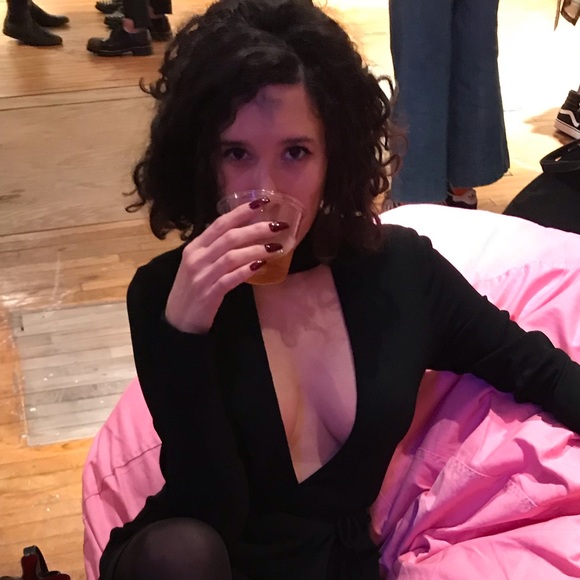 Meet your Posher, Emily - Picture 1 of 1